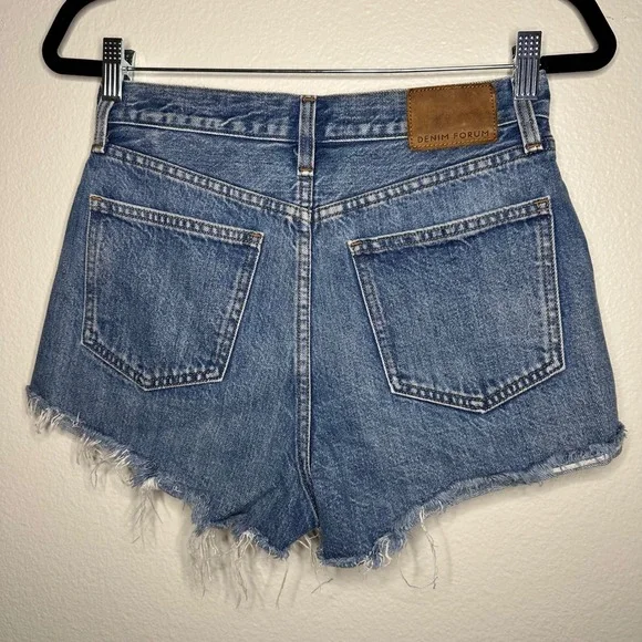 Aritzia Denim Forum The Farrah Cheeky Short Cut off Distressed Size 27 - Picture 5 of 9